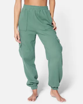 ESSENTIAL FLEECE CARGO JOGGER PANT