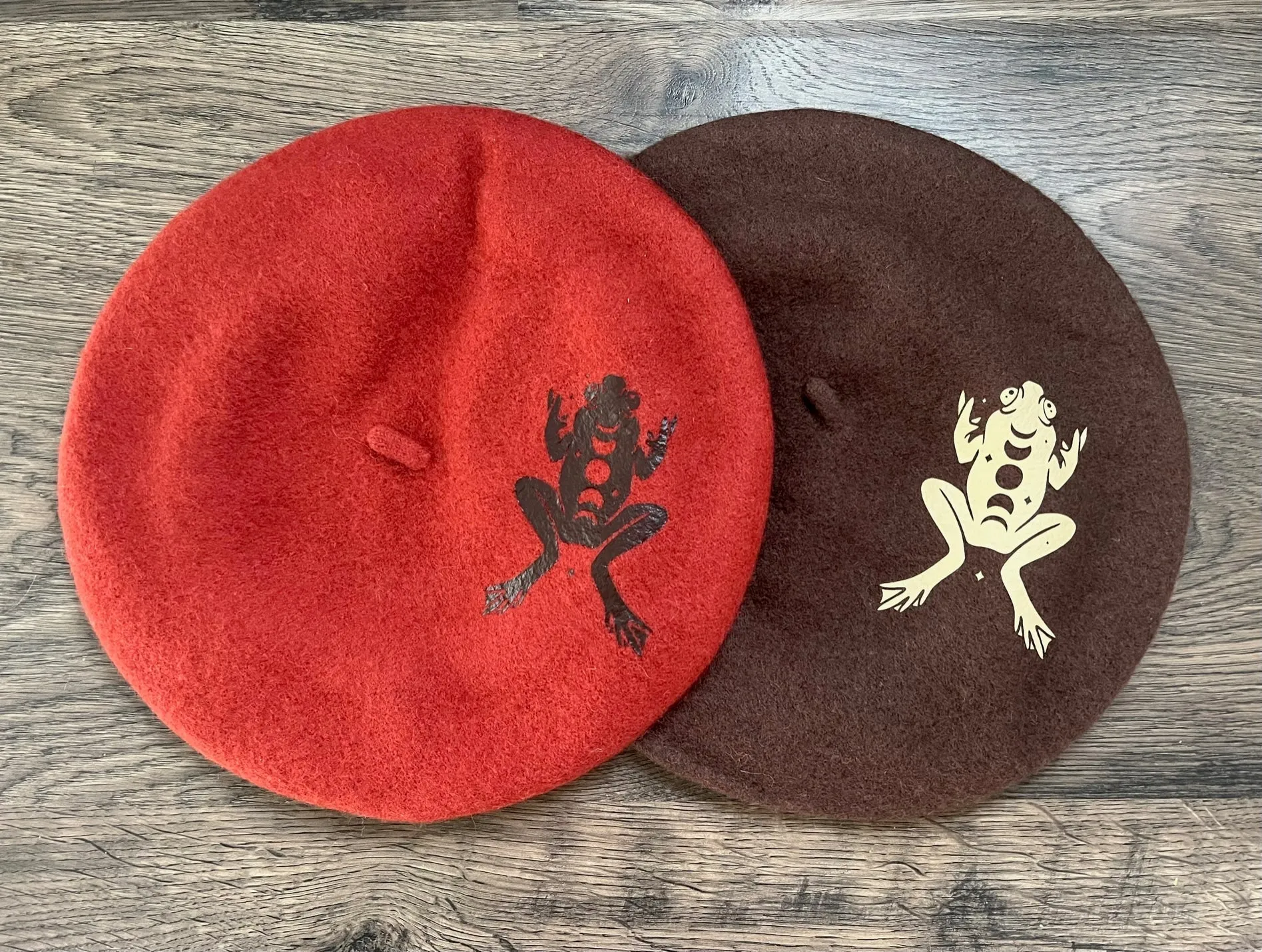 Fox & Fable - Vegan Beret - Moon Frog