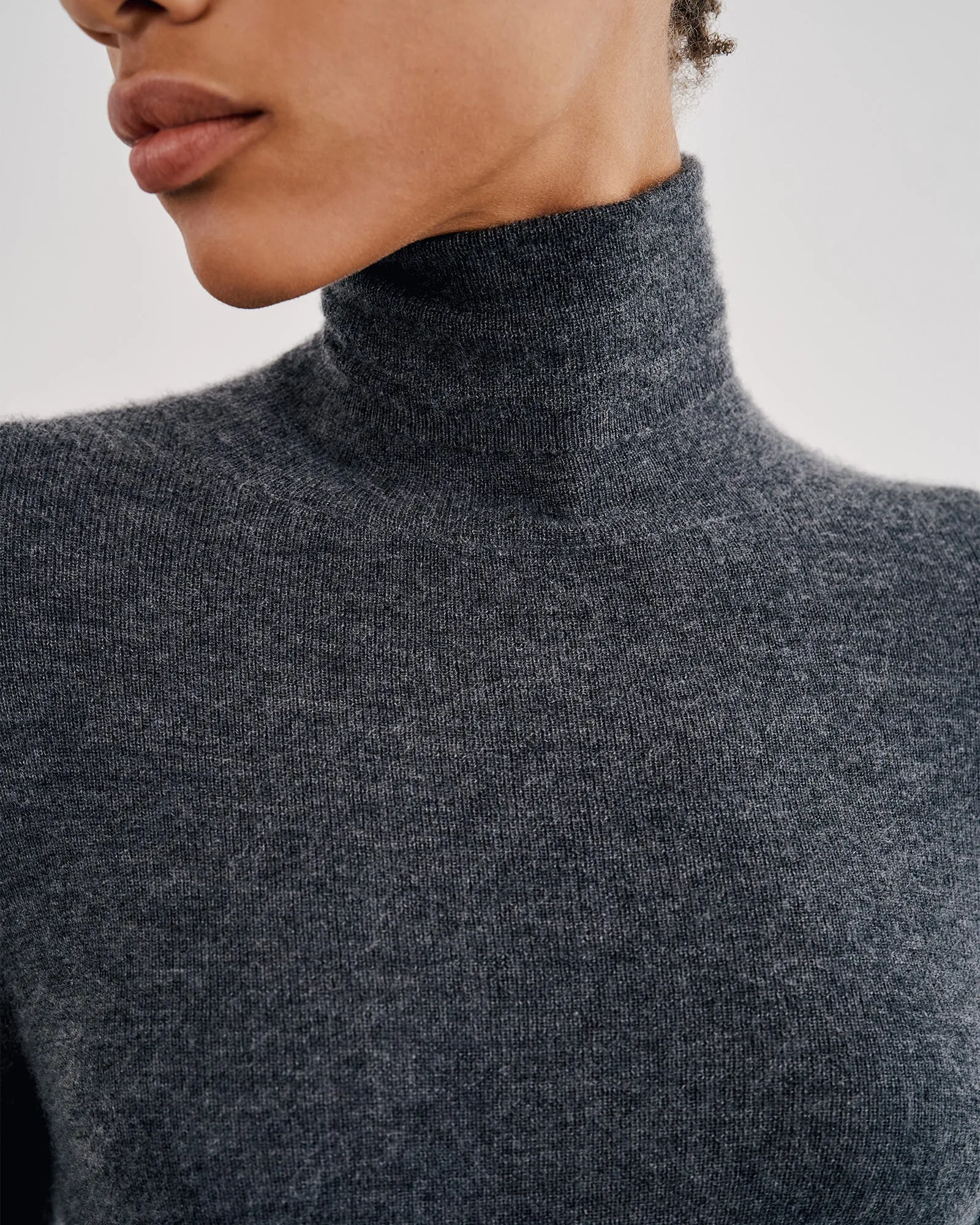 LYNNETTE TURTLENECK