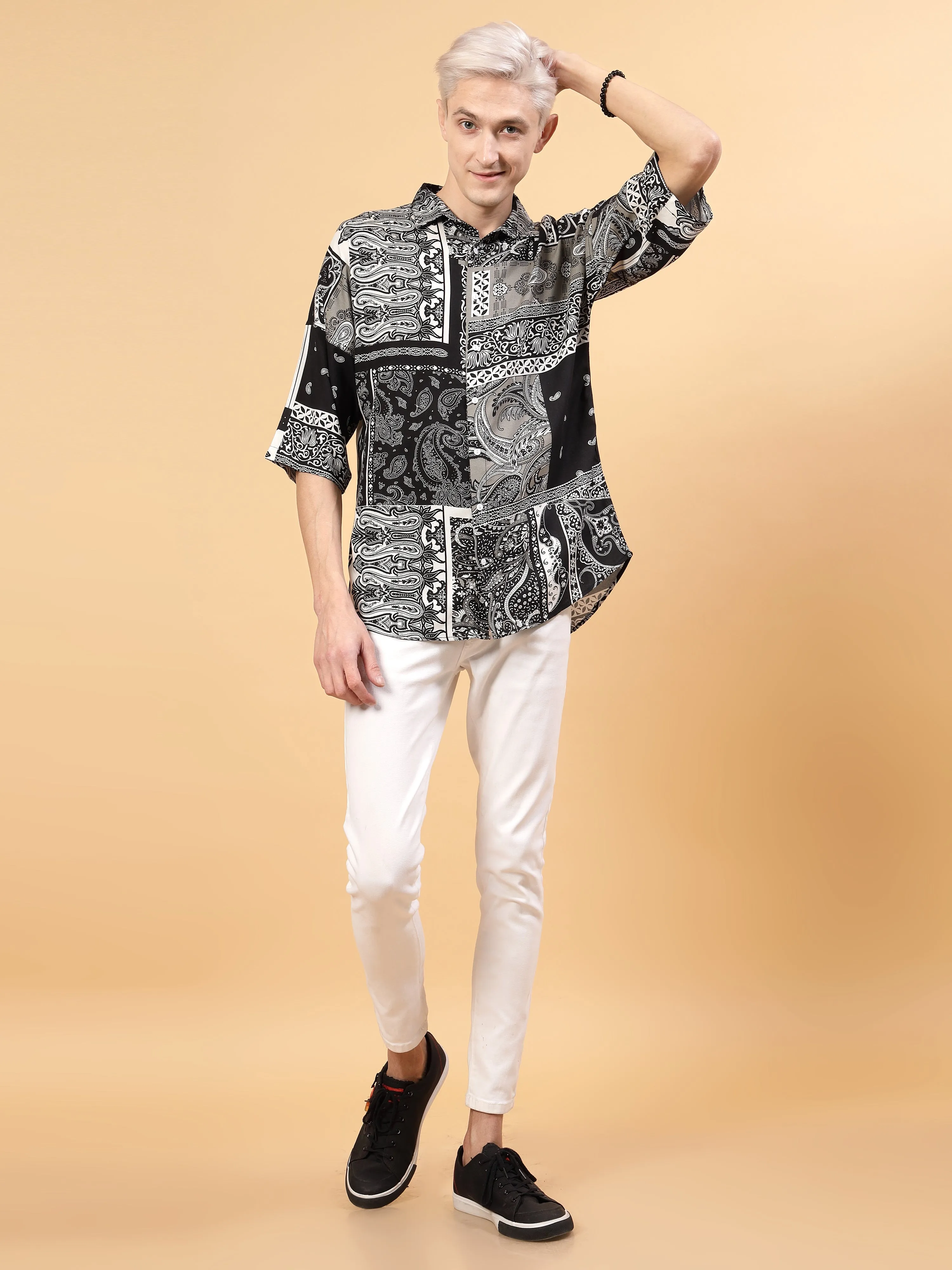 Modern Twist Men's Oversized Shirt With Paisley Print