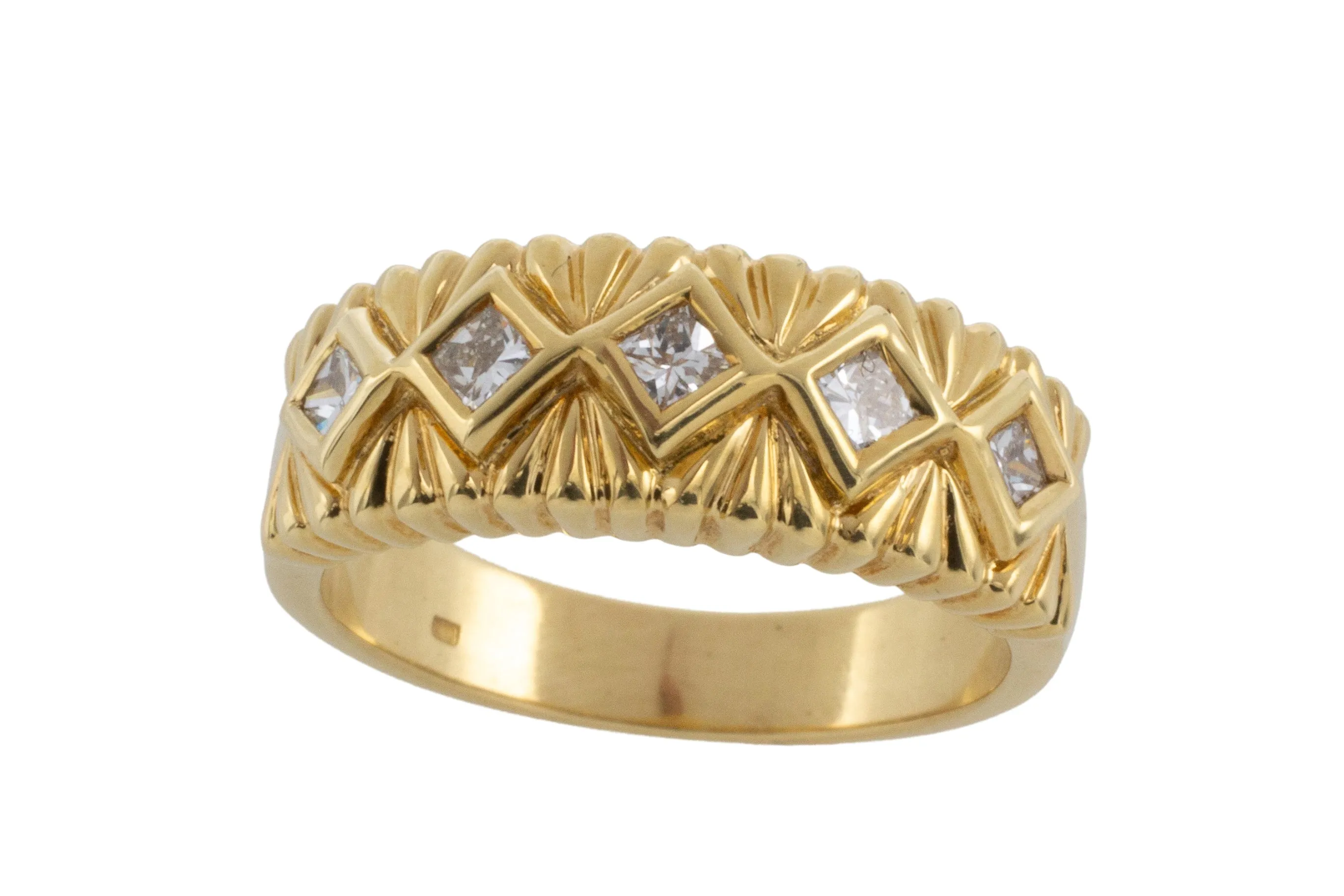 Princess cut diamond ring in 18 carat gold