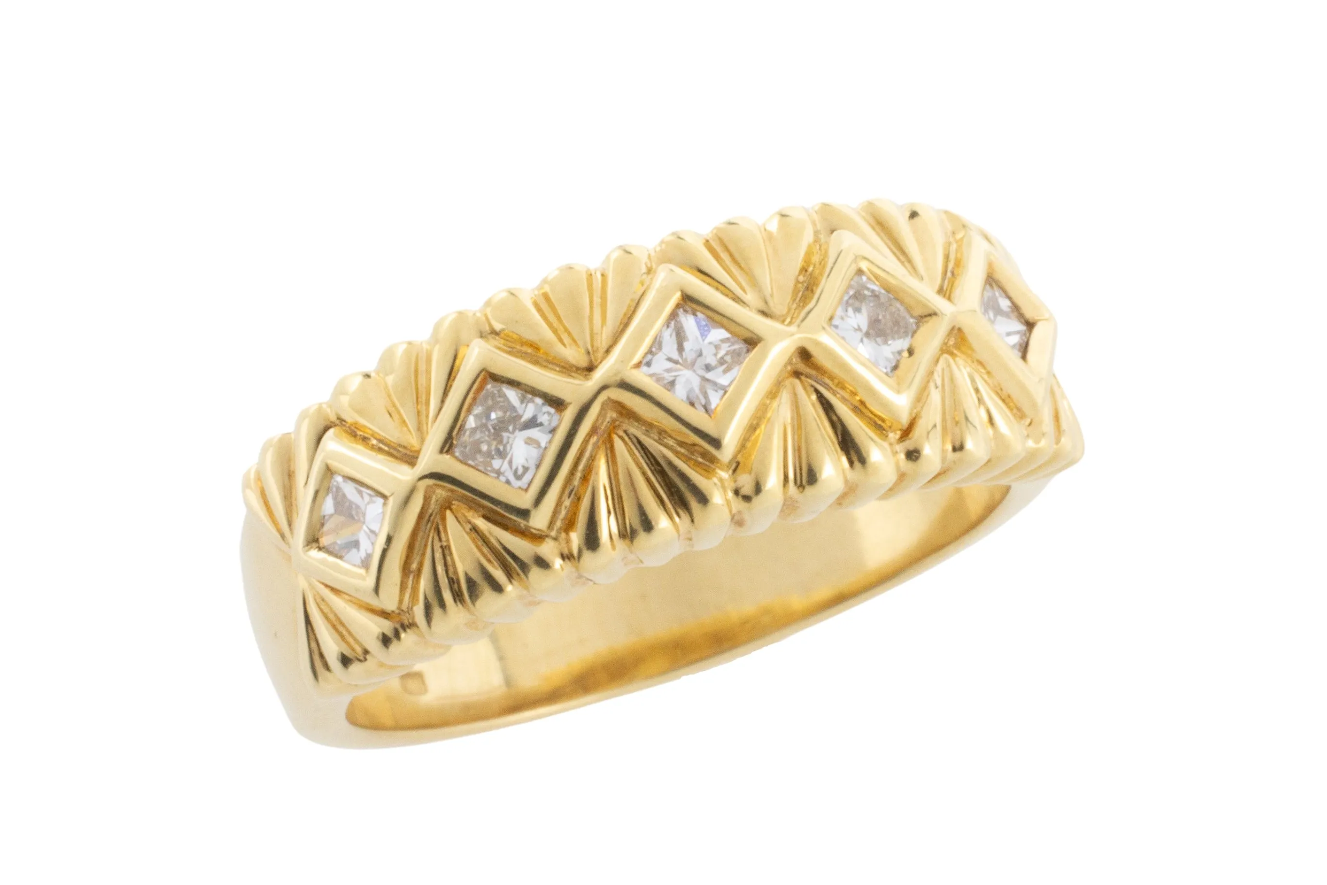 Princess cut diamond ring in 18 carat gold