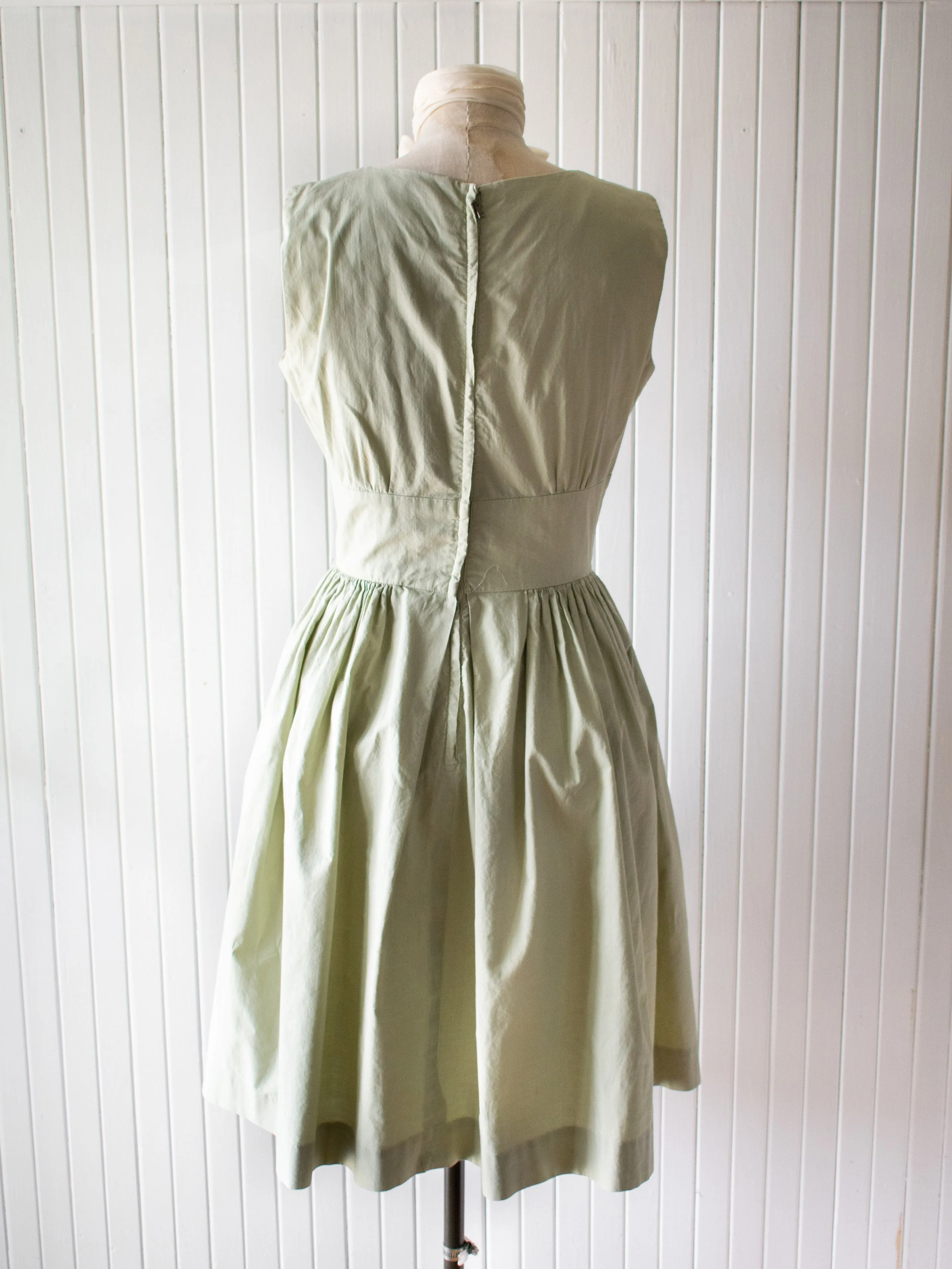 Vintage 1950s Sage Green Fit &amp; Flare Dress Small